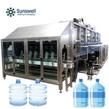 عالية الجودة الألومنيوم الأكسجين المياه المعبأة في زجاجات ملء آلة الألومنيوم مقياس صغير زجاجة المياه ملء آلة